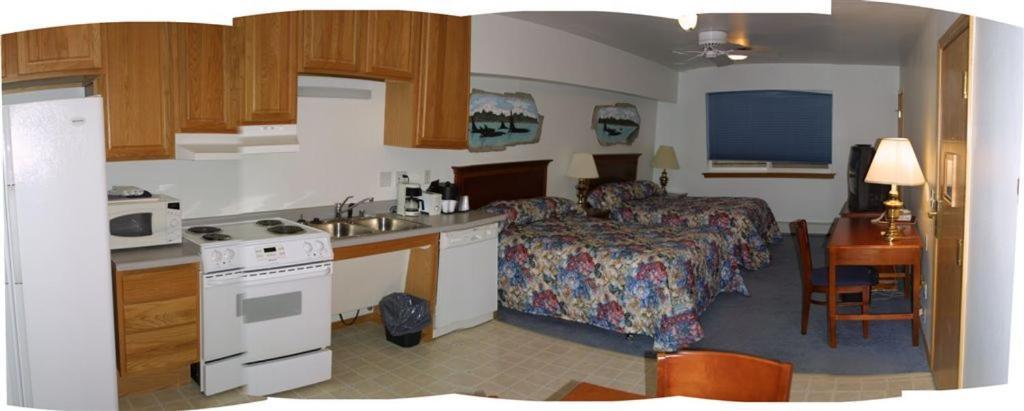 Frontier Suites Hotel In จูโน ภายนอก รูปภาพ