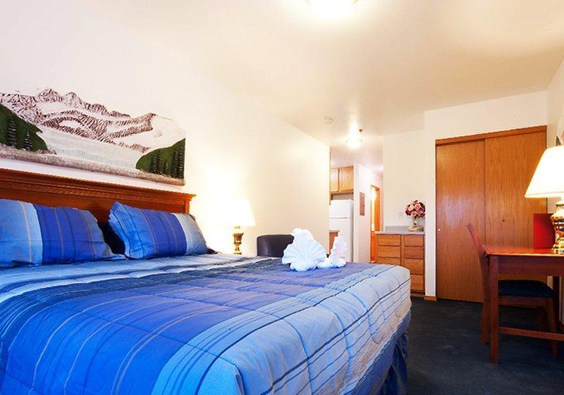 Frontier Suites Hotel In จูโน ภายนอก รูปภาพ