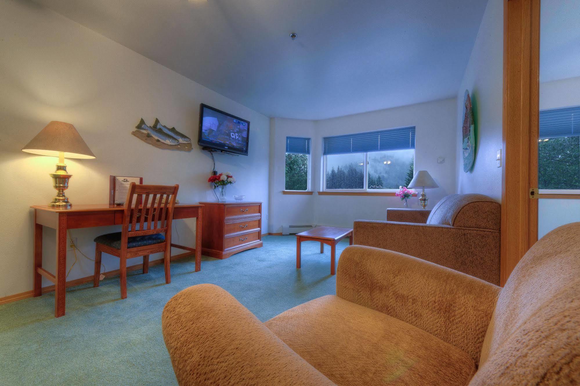 Frontier Suites Hotel In จูโน ภายนอก รูปภาพ